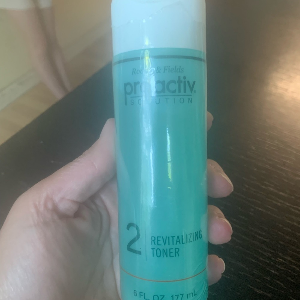 Sealed bottle Rodan & Fields Proactiv solution 2 revitalizing toner